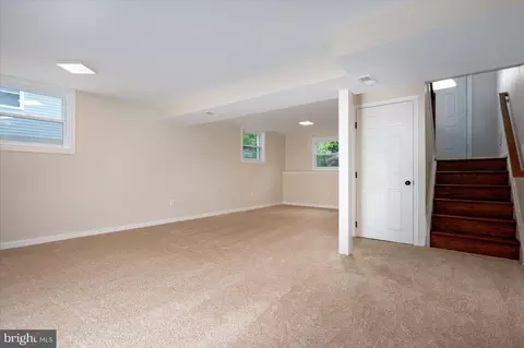 Living - 718 215th St, Pasadena, MD 21122 photo 5 of 6