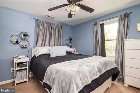 Bedroom - 4904 Beech St, Shady Side, MD 20764 photo 2 of 5