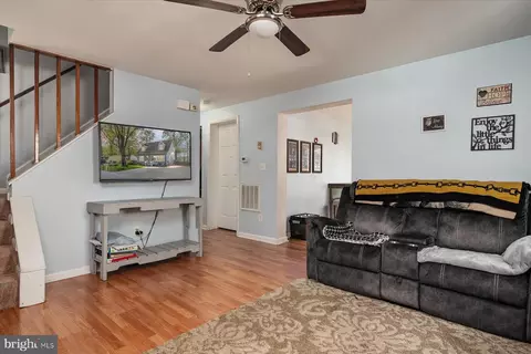 Entry Way - 4904 Beech St, Shady Side, MD 20764 photo 3 of 4