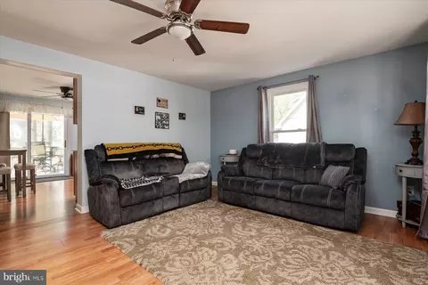 Entry Way - 4904 Beech St, Shady Side, MD 20764 photo 1 of 4