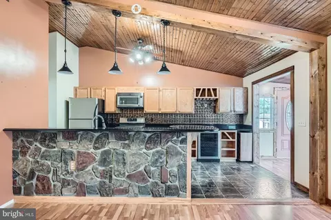 Kitchen - 7884 Brighton Ct, Pasadena, MD 21122 photo 2 of 3