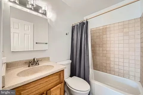 Bath - 7884 Brighton Ct, Pasadena, MD 21122 photo 3 of 4