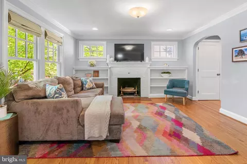 Living - 431 Schley Rd, Annapolis, MD 21401 photo 2 of 5