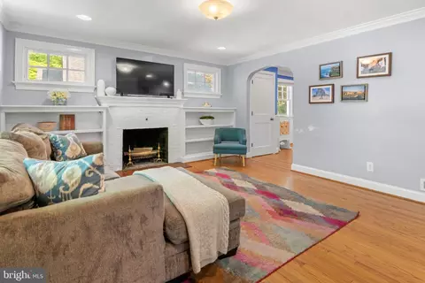 Living - 431 Schley Rd, Annapolis, MD 21401 photo 3 of 5