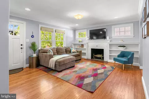 Living - 431 Schley Rd, Annapolis, MD 21401 photo 1 of 5