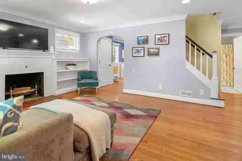 Living - 431 Schley Rd, Annapolis, MD 21401 photo 4 of 5