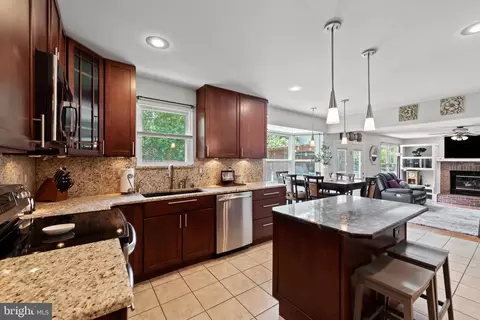2317 Nantucket Dr, Crofton, MD 21114 photo 10