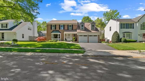 2317 Nantucket Dr, Crofton, MD 21114 photo 2