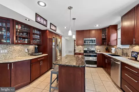 2317 Nantucket Dr, Crofton, MD 21114 photo 9