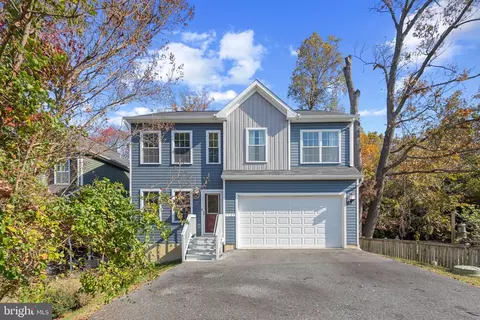 7725 Woodlawn Ave, Pasadena, MD 21122