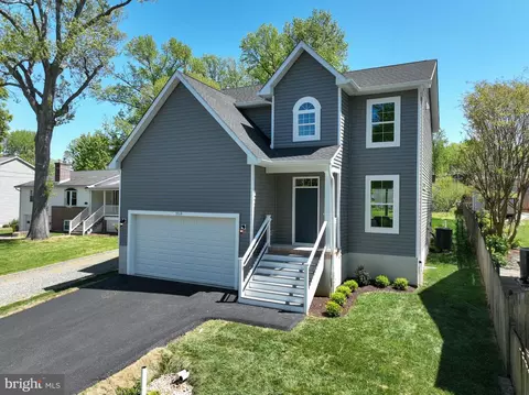 Exterior - 3519 Cedar Dr, Edgewater, MD 21037 photo 2 of 6