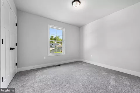 Bedroom - 3519 Cedar Dr, Edgewater, MD 21037 photo 6 of 8