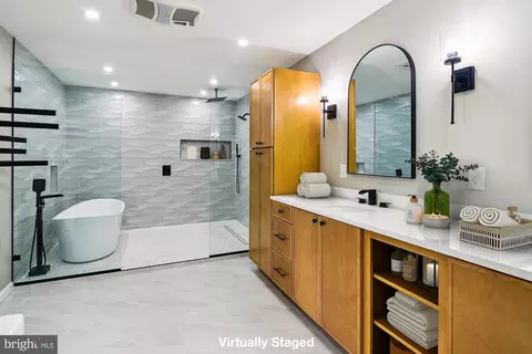 Bath - 1776 Chesapeake Pl, Pasadena, MD 21122 photo 1 of 6