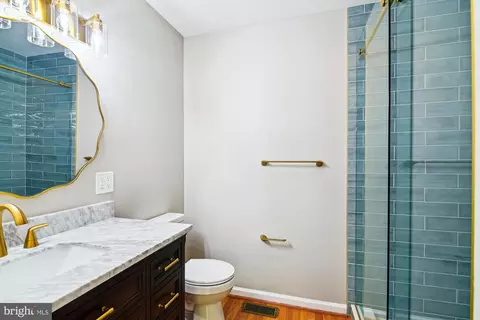 Bath - 1776 Chesapeake Pl, Pasadena, MD 21122 photo 4 of 6