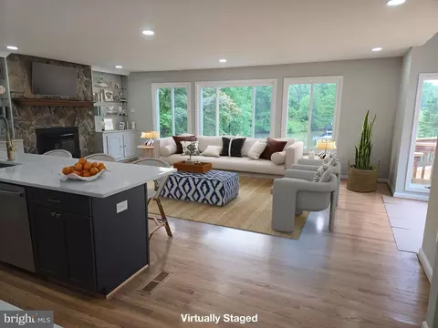 Living - 1776 Chesapeake Pl, Pasadena, MD 21122 photo 2 of 5