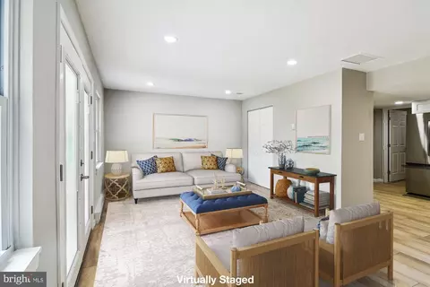 Living - 1776 Chesapeake Pl, Pasadena, MD 21122 photo 4 of 5
