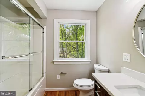 Bath - 1776 Chesapeake Pl, Pasadena, MD 21122 photo 6 of 6