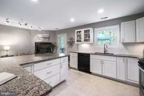 Kitchen - 756 Pine Valley Dr, Arnold, MD 21012 photo 2 of 2