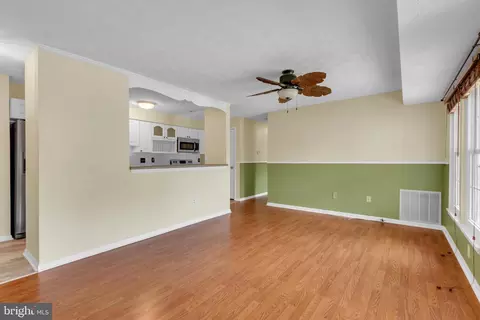 657 Deering Rd #3E, Pasadena, MD 21122 photo 8