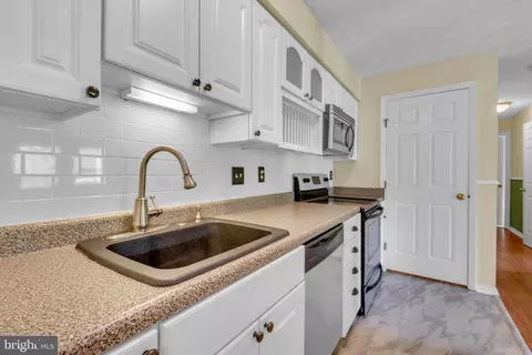 657 Deering Rd #3E, Pasadena, MD 21122 photo 3