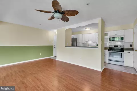 657 Deering Rd #3E, Pasadena, MD 21122 photo 6