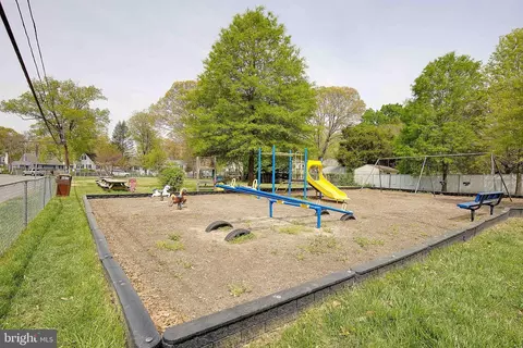 582 6th St, Pasadena, MD 21122 photo 38