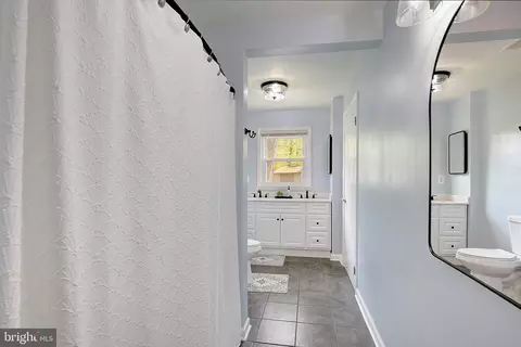 582 6th St, Pasadena, MD 21122 photo 17