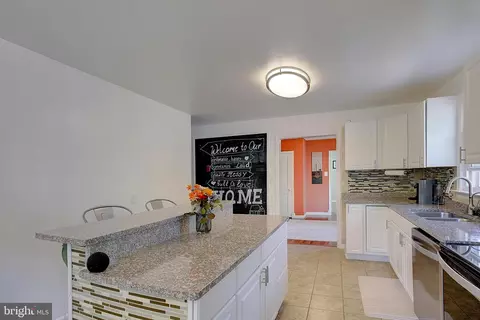 582 6th St, Pasadena, MD 21122 photo 9