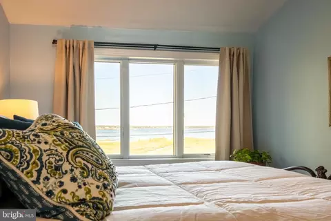 Bedroom - 3734 1st Ave, Edgewater, MD 21037 photo 6 of 7