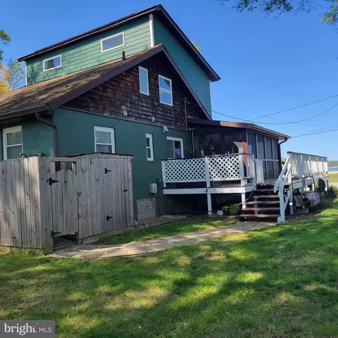 Exterior - 3734 1st Ave, Edgewater, MD 21037 photo 11 of 16