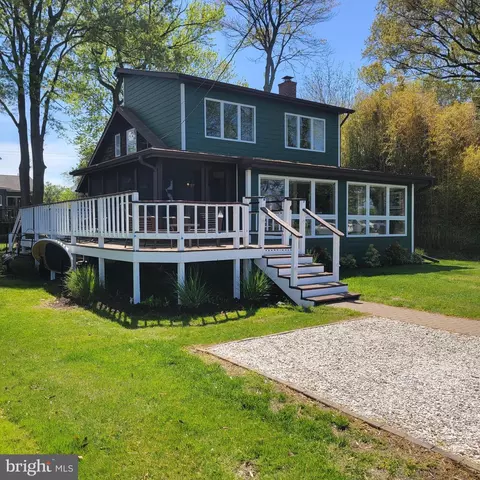 3734 1st Ave, Edgewater, MD 21037
