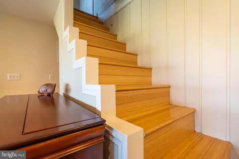 Entry Way - 3734 1st Ave, Edgewater, MD 21037 photo 1 of 2