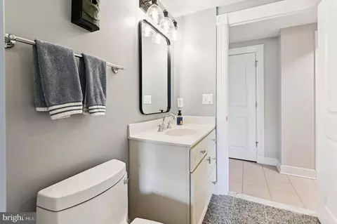 Bath - 5 Park Pl #507, Annapolis, MD 21401 photo 1 of 4
