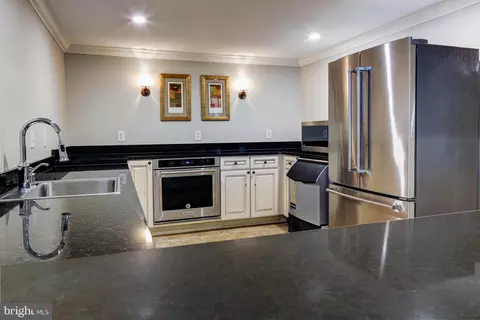 Kitchen - 5 Park Pl #507, Annapolis, MD 21401 photo 5 of 6