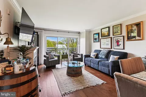 Living - 5 Park Pl #507, Annapolis, MD 21401 photo 1 of 2