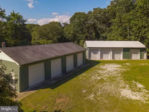 Exterior - 4564 Mountain Rd, Pasadena, MD 21122 photo 1 of 4