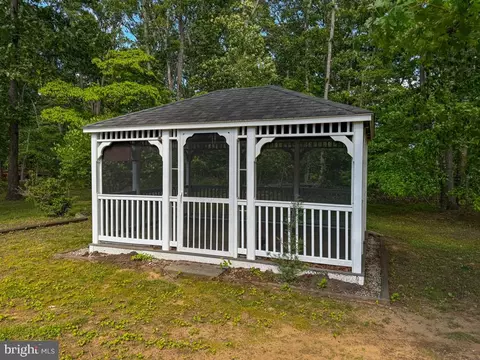Exterior - 4564 Mountain Rd, Pasadena, MD 21122 photo 4 of 4