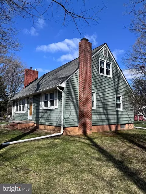 Exterior - 4564 Mountain Rd, Pasadena, MD 21122 photo 3 of 4
