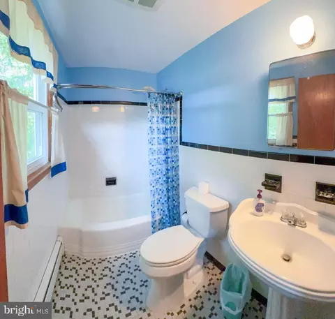Bath - 4564 Mountain Rd, Pasadena, MD 21122 photo 2 of 2