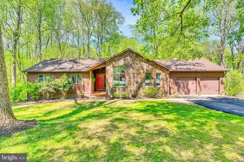 24 Scrivner Dr, Friendship, MD 20758