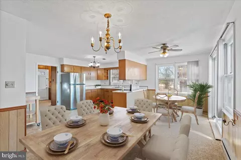 Dining - 4801 Avery Rd, Shady Side, MD 20764 photo 1 of 2