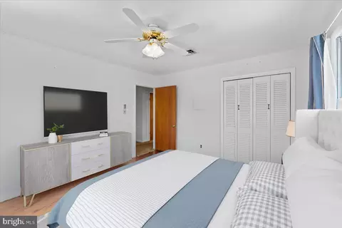 Bedroom - 4801 Avery Rd, Shady Side, MD 20764 photo 2 of 4