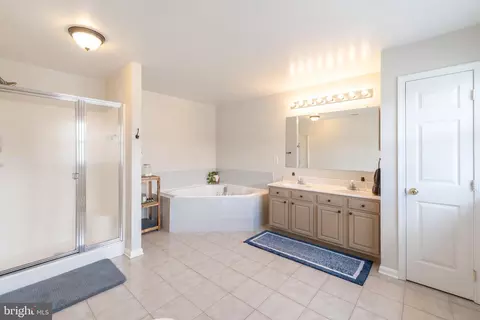Bath - 7815 Outing Ave, Pasadena, MD 21122 photo 2 of 3