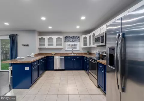 Kitchen - 7815 Outing Ave, Pasadena, MD 21122 photo 2 of 3