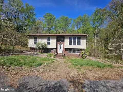 397 Charles Hall Dr, Millersville, MD 21108
