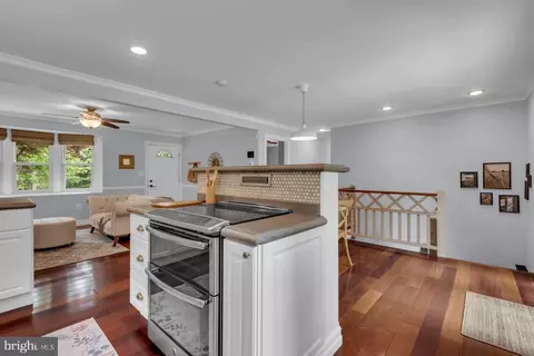 955 Hilltop Rd, Arnold, MD 21012 photo 14