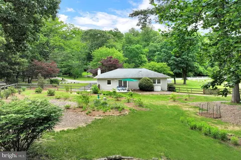 955 Hilltop Rd, Arnold, MD 21012 photo 2