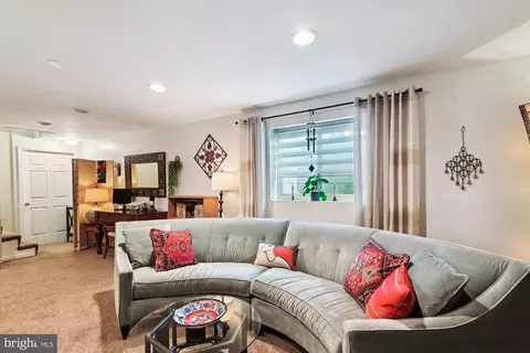 Living - 2104 Harbor Dr, Annapolis, MD 21409 photo 6 of 6