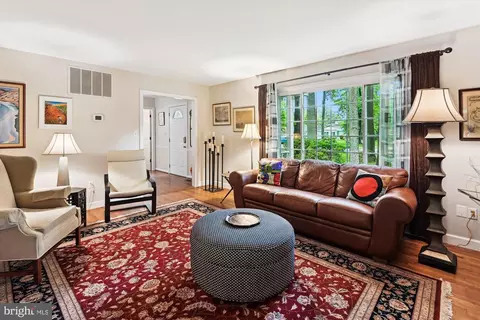 Living - 2104 Harbor Dr, Annapolis, MD 21409 photo 1 of 6