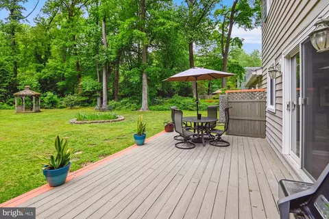 Exterior - 2104 Harbor Dr, Annapolis, MD 21409 photo 11 of 24